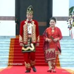 Jokowi Anggun dalam Baju Adat Banjar Gaya yang Merayu