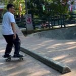 Senangnya Melepas Penat dengan Skateboard bersama Aditya