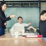 2 Cara Bijak Menyikapi Drama Kantor Tetap Profesional dan Fokus