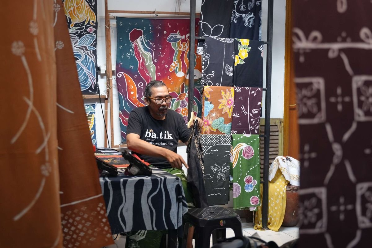 Esensi Batik Sesungguhnya: Bukan Sekadar Motif, tapi Teknik Warisan Nenek Moyang